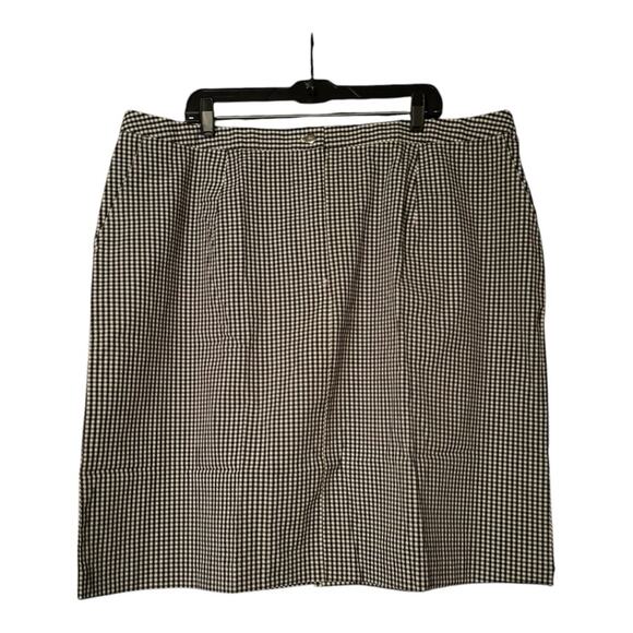JESSIE Dresses & Skirts - Jessie Sport Classic Black and White gingham Checkered Skirt size 24 pockets